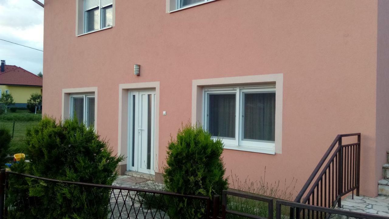 Apartmani Lovro أوغولين المظهر الخارجي الصورة